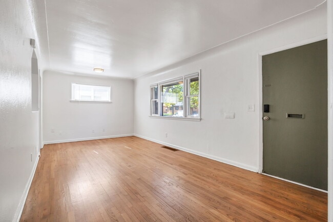 Photo - 2280 Lima St House