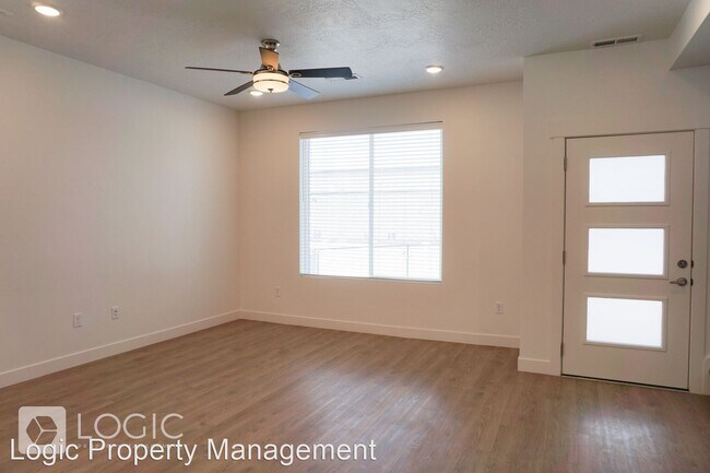 Foto del edificio - 3 br, 2.5 bath House - 5482 W Ace Ct