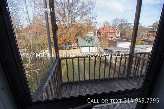 Foto del edificio - 3711 2F McDonald-