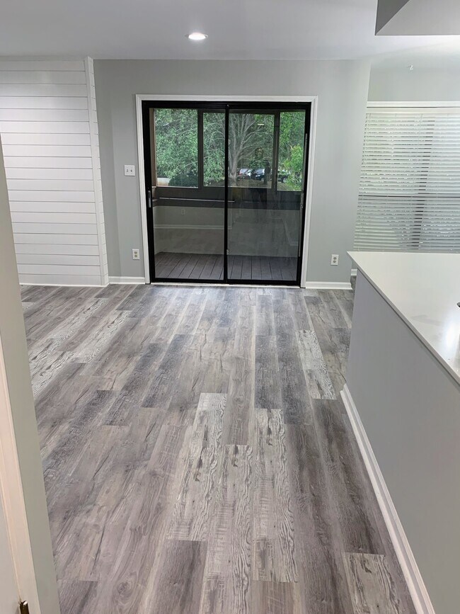 Entrada - 7224 Winery Ln