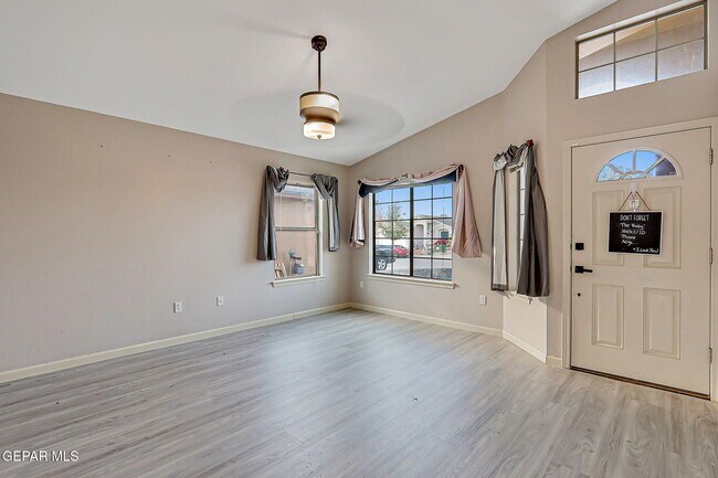 Building Photo - 14270 Gil Reyes Dr