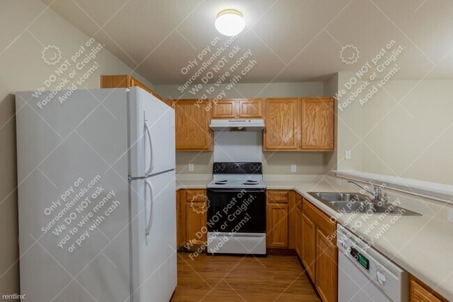 Building Photo - 3 br, 2.5 bath House - 1504 Strickland Dr