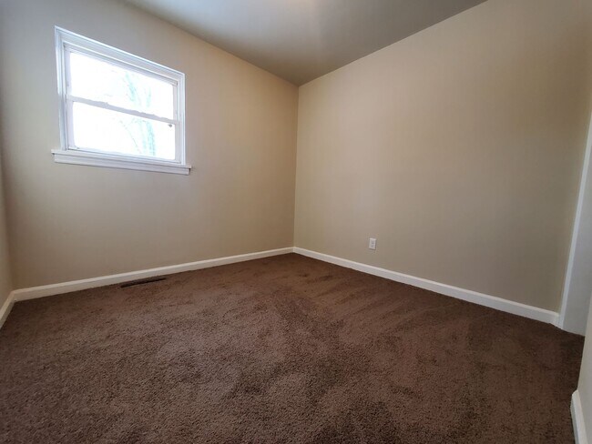 Foto del edificio - 3 Bed 1 Bath Home!