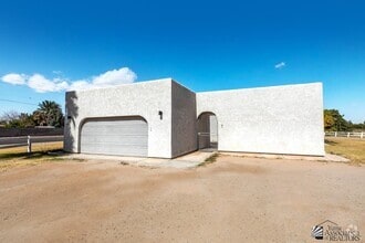 Building Photo - 2890 PATRICIA Ln