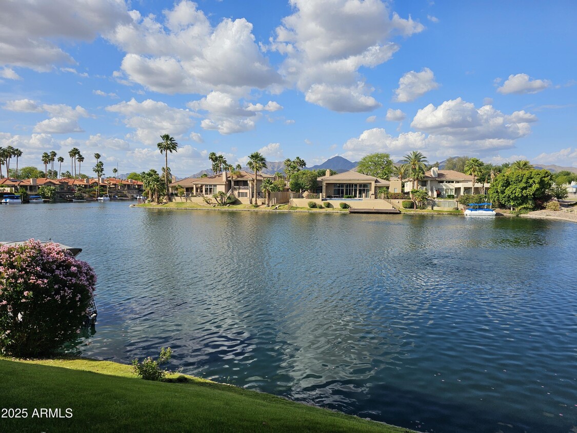 Foto principal - 10080 E Mountain View Rd
