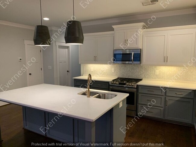 Building Photo - 423 Sunbelt Dr