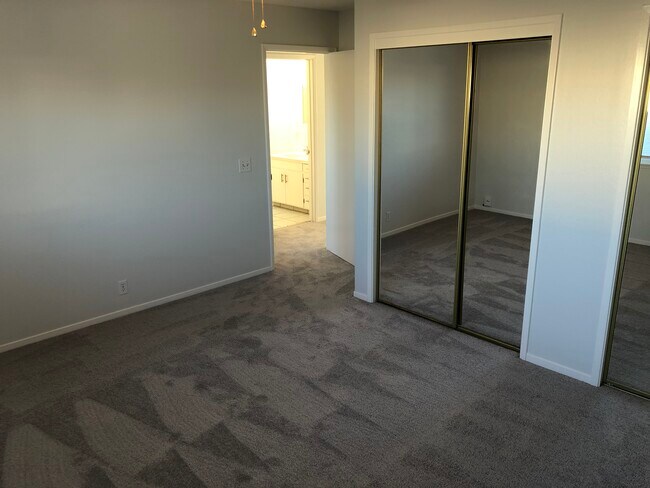 Foto del edificio - 715 Woodside Way