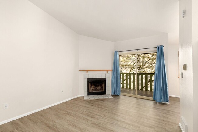 Foto del edificio - Charming 1 Bedroom Condo in Kenmore with P...