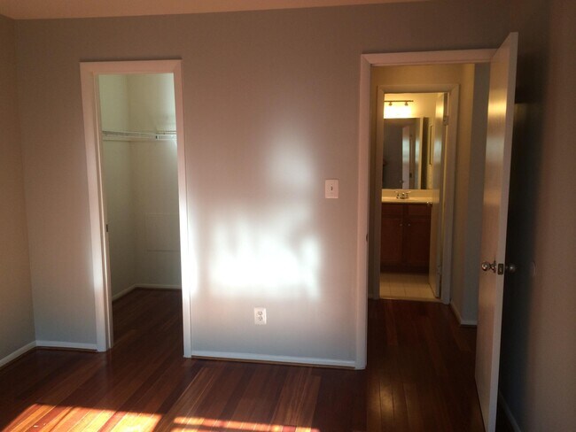 Foto del edificio - 11657 Chesterfield Ct