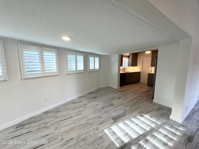 Foto del edificio - 249 Palm Ln