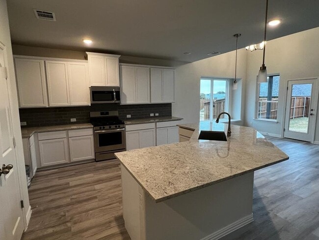 Building Photo - 13088 Mizell Ln