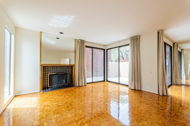 Foto del edificio - 550 Davis St