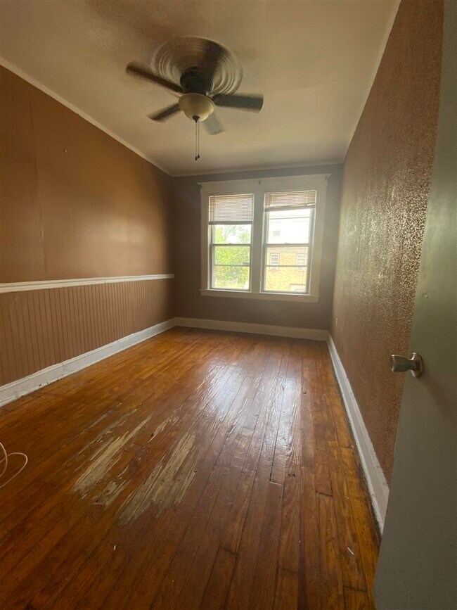 Foto del edificio - 174 W 19th St
