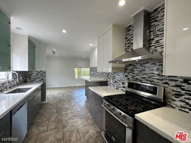 Building Photo - 3 br, 2 bath House - 6142 Teesdale Ave