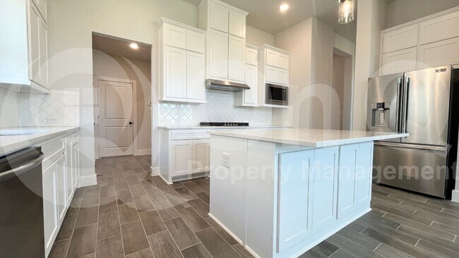 Foto del edificio - 6300 Mulberry Creek Ln