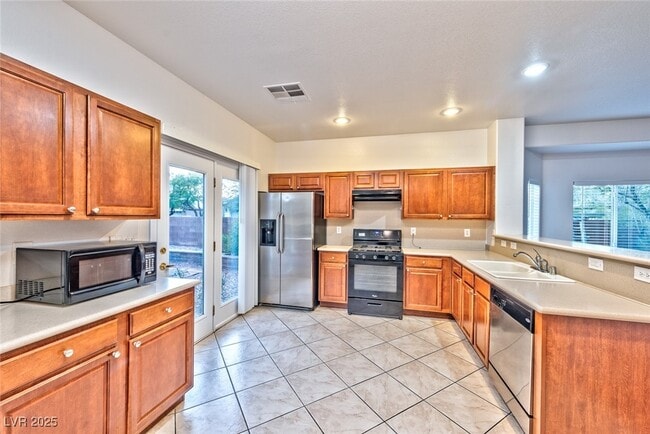 Building Photo - 8495 Cerritos Ct