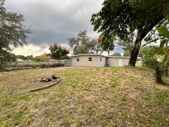 Building Photo - 3100 Wallington Dr