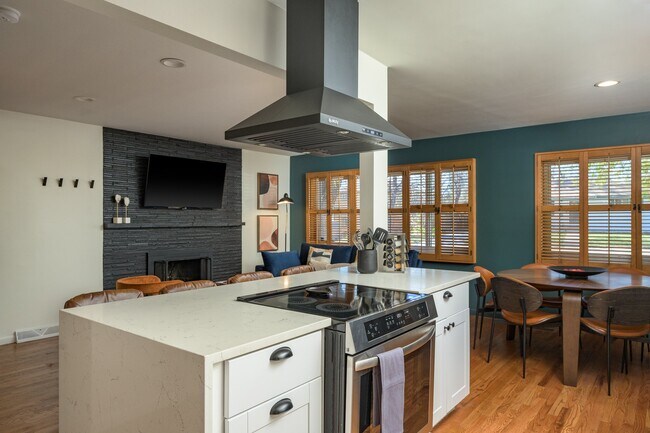 Foto del edificio - 6604 Upham St