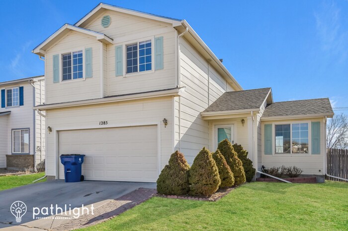 Primary Photo - 1285 Lords Hill Dr, Fountain, CO, 80817