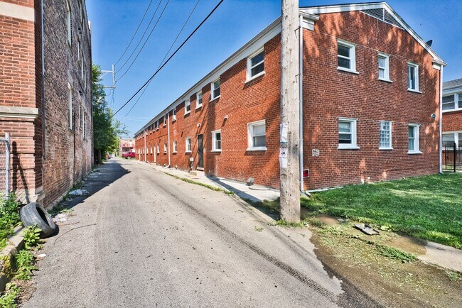 Foto del edificio - 128 N Menard Ave