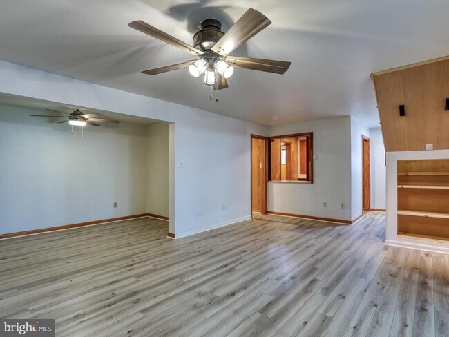 Building Photo - 214 Bridle Path Rd