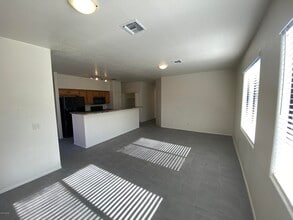 Building Photo - 1262 E Weimer Cir