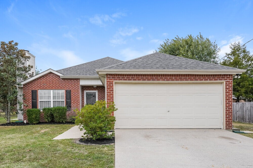 Primary Photo - 897 Lavergne Ln