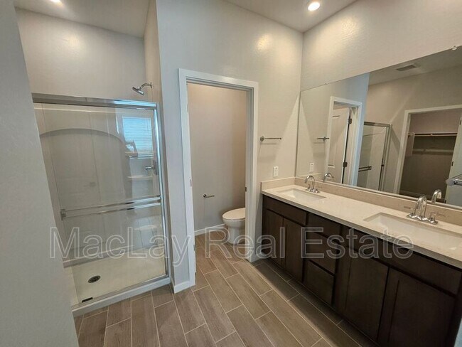 Foto del edificio - 33723 Blackwell Dr