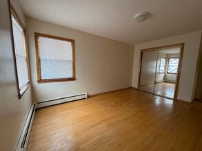 Building Photo - 8622 W Berwyn Ave