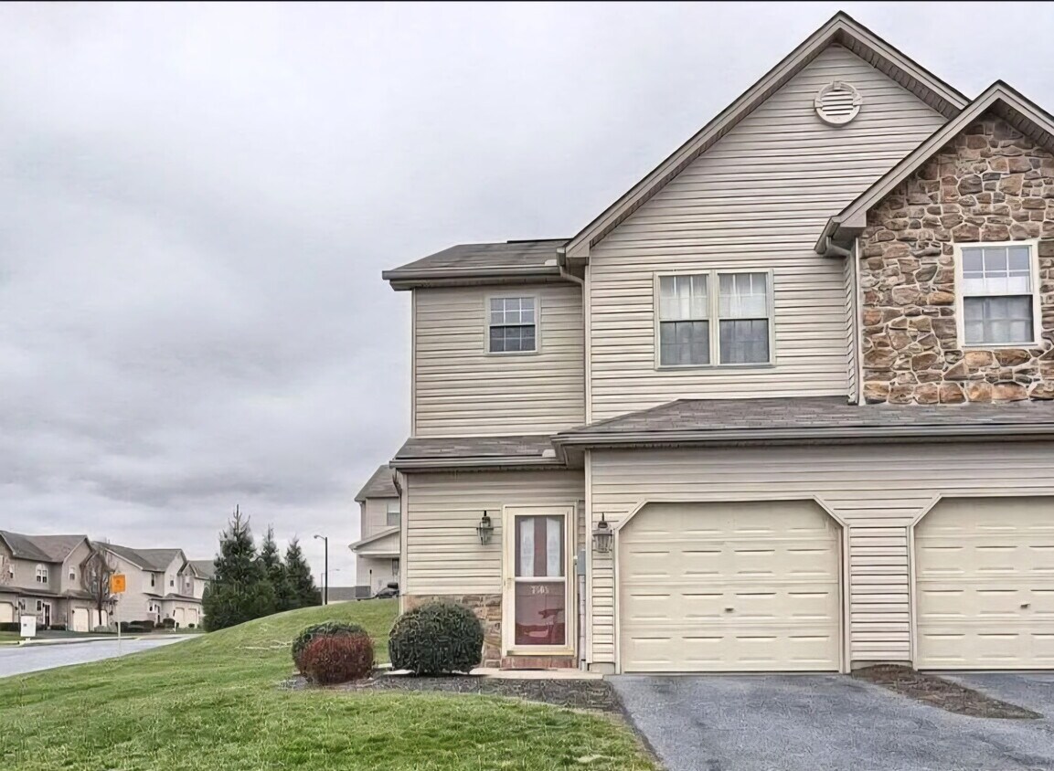 Foto principal - 7565 Stephen Dr