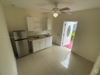Building Photo - 12520 W Randall Park Dr