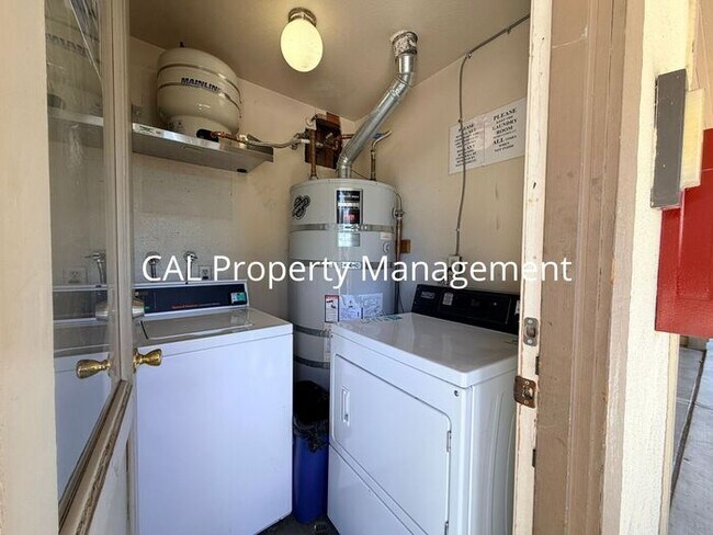 Building Photo - 3 Bedroom Condo in North Salinas