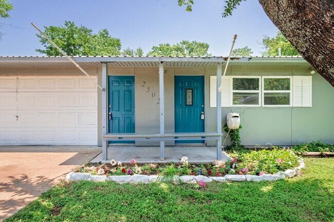Foto del edificio - Quaint 3 Bedroom, 2 Bath Home in Cedar Park