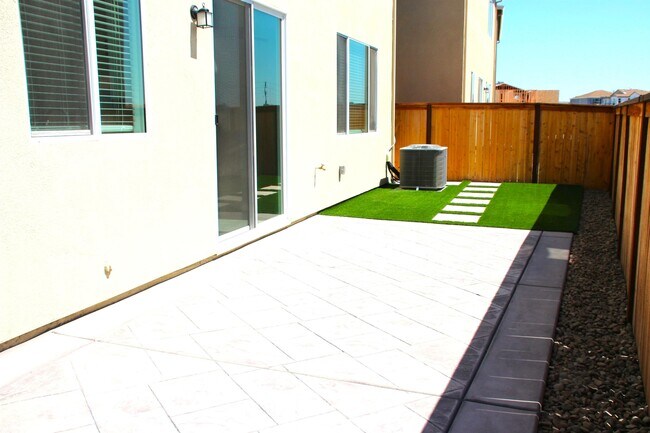 Foto del edificio - 3596 Kona Kai Wy