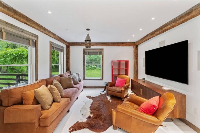 Foto del edificio - 325 Narrow Ln