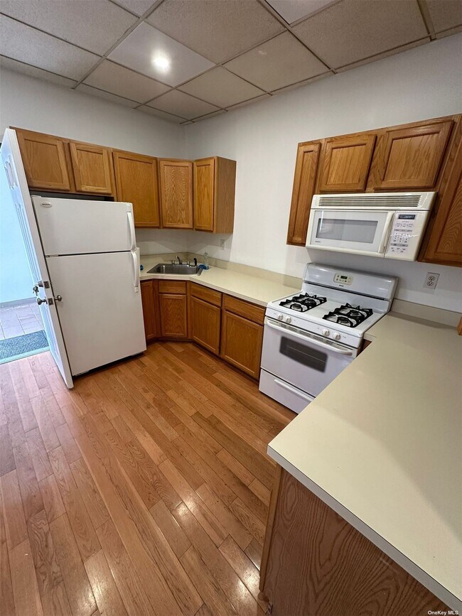 Building Photo - 44 Laforge Pl