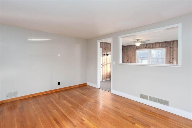 Foto del edificio - 2663 Hicks Rd