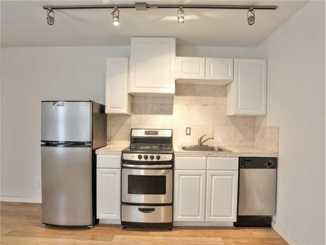 Building Photo - 1 bedroom in Austin TX 78705