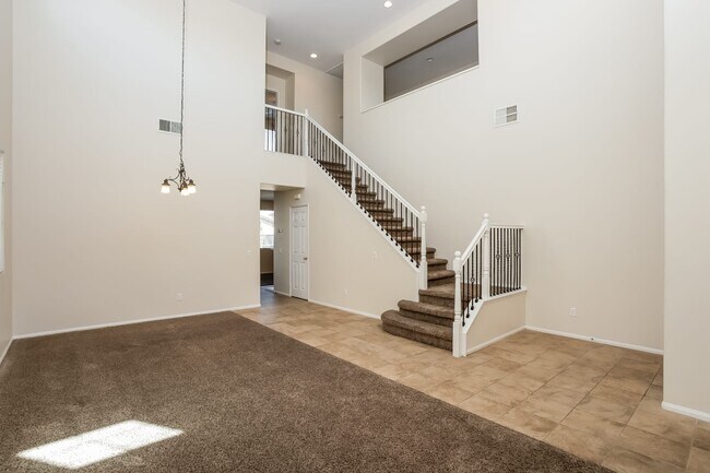 Building Photo - 52 Ivory Ave