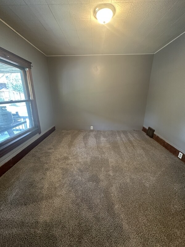 Foto del edificio - 4014 Woodbridge Ave