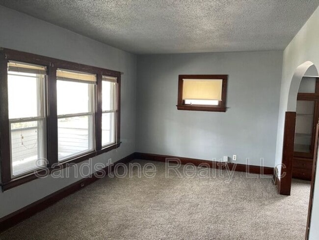 Building Photo - 3821-3823 W 134th St