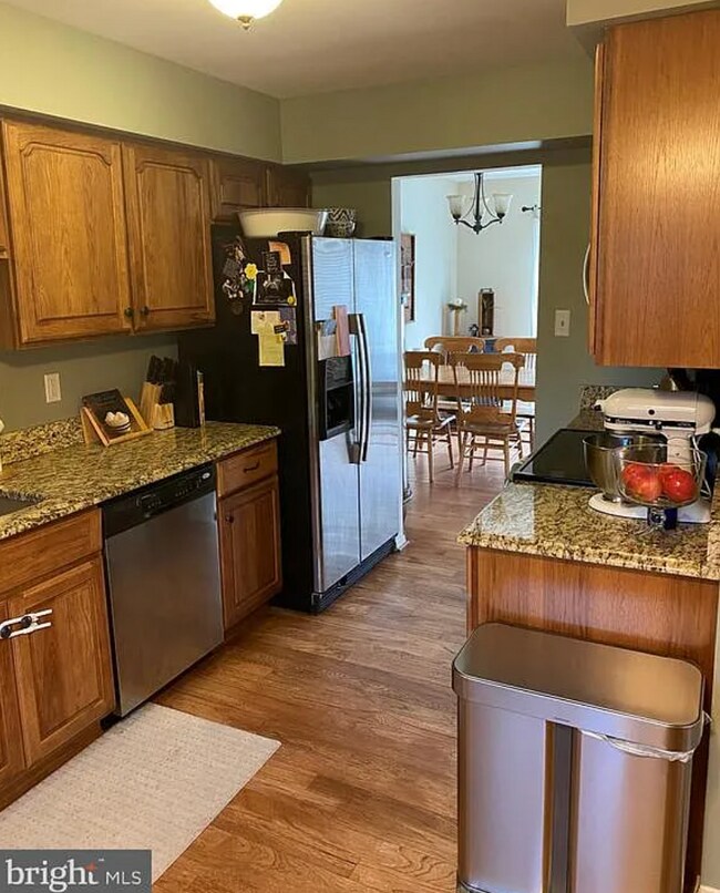 Foto del edificio - 17570 Macduff Ave