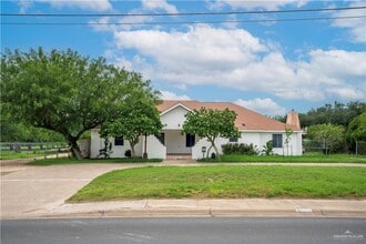 Building Photo - 28 S Bentsen Rd