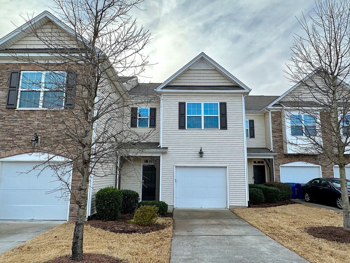 Primary Photo - Well Maintained Townhome in Durham!