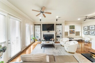 Building Photo - 3410 Center St