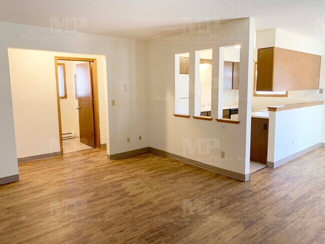 Foto del edificio - 533 Strachan Dr