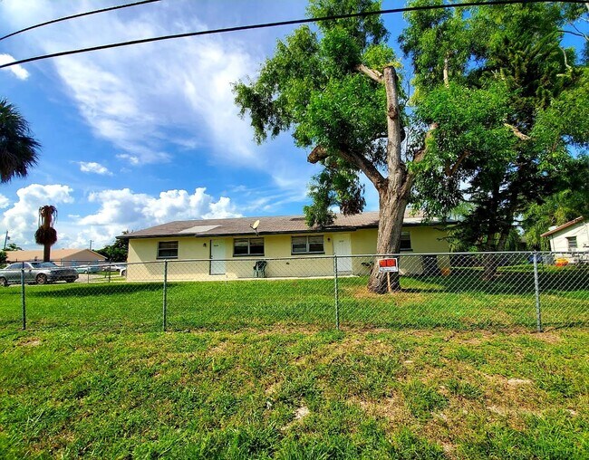 Building Photo - 1624 Citation Dr