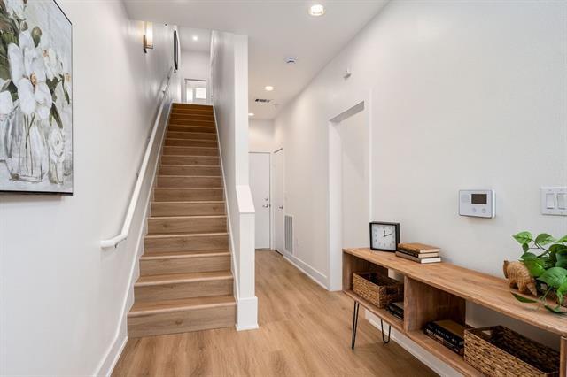 Foto del edificio - 4111 Newton Ave