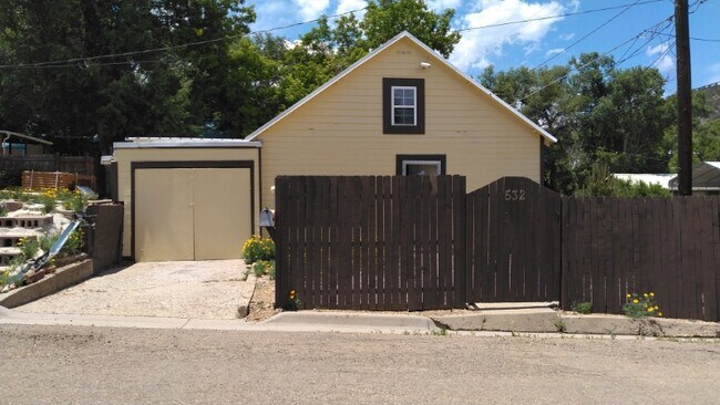 Building Photo - 532 N 6th St
