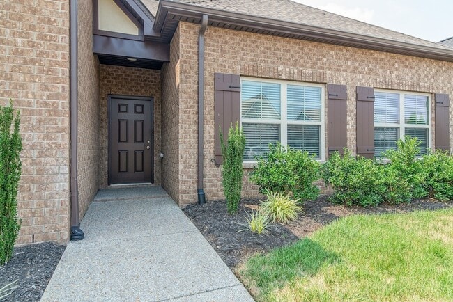 Building Photo - 730 Canter Ln
